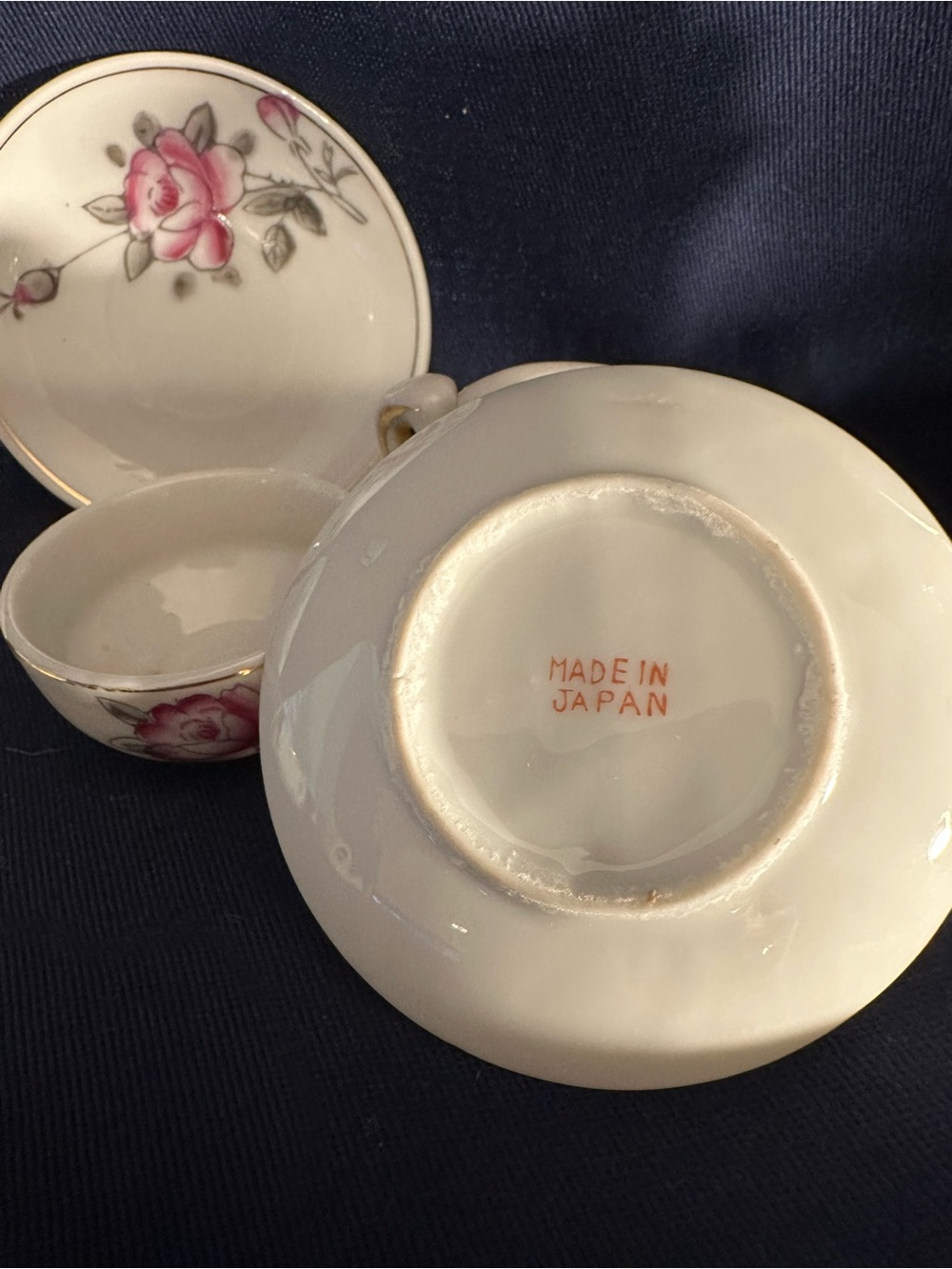 Pink Rose Porcelain Tea Set - Floral Pattern - Picture 4 of 5